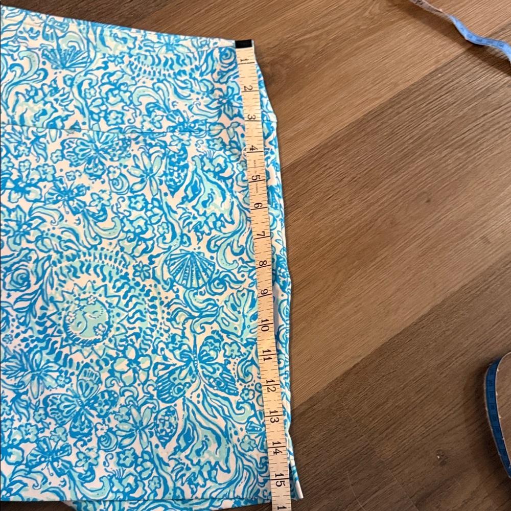 Lilly Pulitzer Blue Floral Women's Shorts - Picture 5 of 10